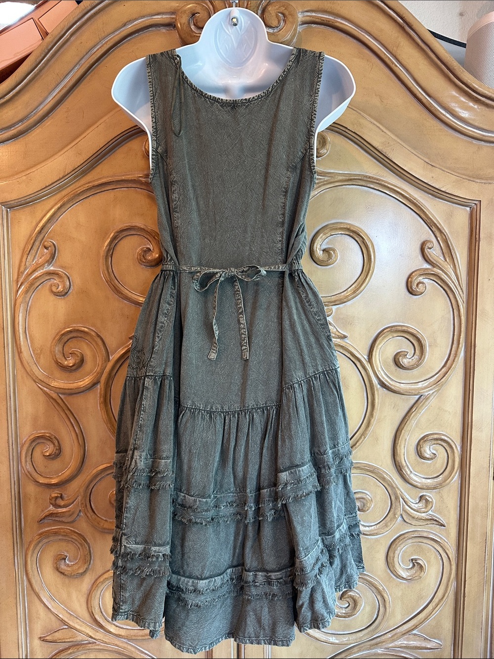 Earthbound Sleeveless Olive Tiered V-Neck Midi Dress - Picture 6 of 11